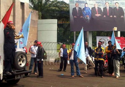 Buruh Mulai Padati DPR