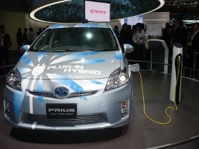Asia Lebih Senang Mobil Listrik, AS Pilih Mobil Hybrid