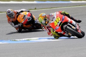 Dovizioso Senang Menangi Duel Kontra Rossi