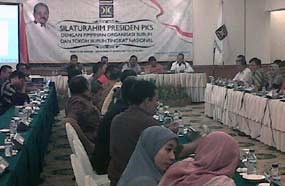 Dialog dengan Organisasi Buruh, PKS Terima Uneg-uneg Soal RUU BPJS