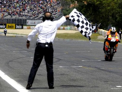 Pedrosa Rebut Estoril dari Lorenzo