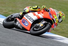 Rossi Kecolongan Lagi di Garis Finis Estoril
