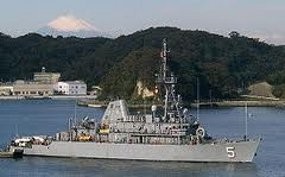 Duh! Kapal Perang AS Senggol Kapal Pesiar di Bali