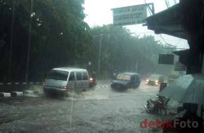 Jalan Dr Supomo Banjir Sebetis