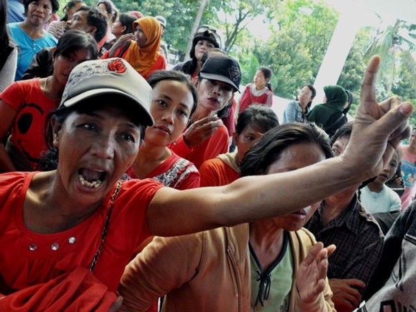Pedagang Pisang Epe Duduki DPRD Makassar