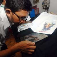 Kaos Bergambar Osama Jadi Buruan