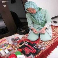 Saras Dewi Handycraft, Berkarya dari Sampah Plastik