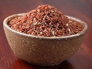 Yuk, Mulai Makan Nasi Merah!