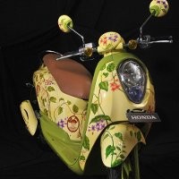 Honda Scoopy Berbunga dan Batik
