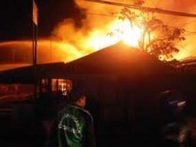  Puluhan Rumah di Samarinda Hangus Terbakar