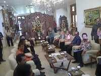 Akan Sepanggung dengan SBY di Hari Pancasila, Mega Tebar Senyuman