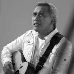 Iwan Fals Tanam Pohon Ke-8.000
