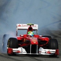 Pitstop Kecewakan Massa