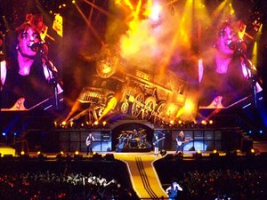Angus Young: Kami Akan Segera Kembali Ke Atas Panggung