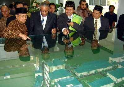 Habibie Kunjungi UIN Maulana Malik Ibrahim