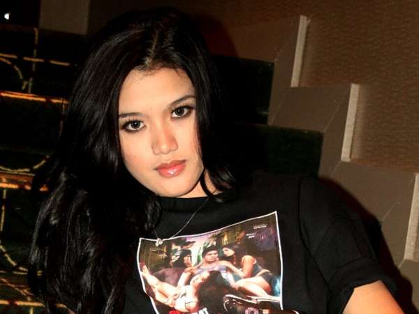 Si Sensual Dwi Kartini Si Sensual Dwi Kartini