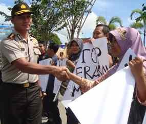 Kecam Kekerasan Pers, Wartawan Pacitan Gelar Aksi Damai