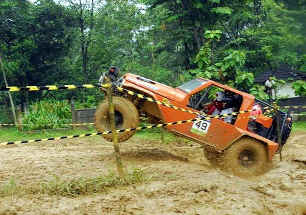 Kartini Lomba Offroad 