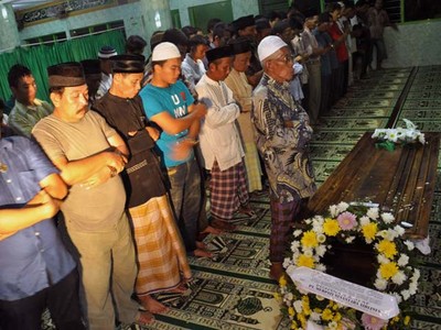 Jenazah Korban Merpati Disalatkan
