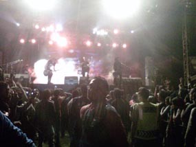 Konser Band Kotak Diwarnai Kericuhan, Puluhan Penonton Diamankan