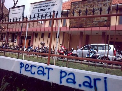 Siswa SMKN 15 Bandung Tuntut Guru Ari Dipecat