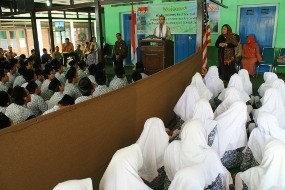 Dubes Marciel Minta Para Santri Ajari Anak AS Kesopanan