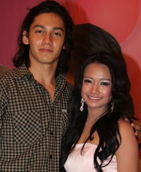 Samuel Zylqwyn Malu-malu Gandeng Pacar Baru