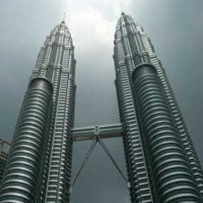 Petronas Siapkan Kompleks Perminyakan Terpadu Rp 180 Triliun