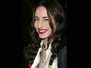 Anak Perempuan Mick Jagger Berpose Bugil untuk Playboy
