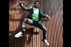 Fotografer Panggung Muhammad Asranur Menerbitkan Buku