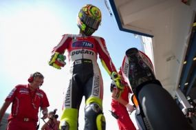 Rossi Akui Ducati Masih Tertinggal Jauh