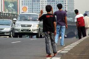Three in One Tak Berlaku, Joki Tetap Tawarkan Jasa