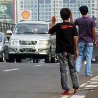 Three in One Tak Berlaku, Joki Tetap Tawarkan Jasa