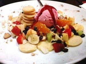 Kolaborasi Unik Lezat di Mayang Suki & Pancake