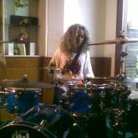 Demi Rekor, Kunto Siap Lelang Drum Bersejarahnya