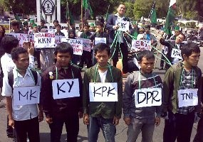 Aksi Peringatan Reformasi di Semarang Ricuh, Satu Mahasiswa Diamankan