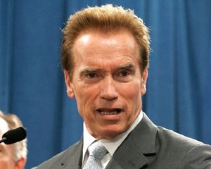 Arnold Schwarzenegger Selingkuh dengan PRT