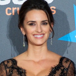 Penelope Cruz Belajar dari Film