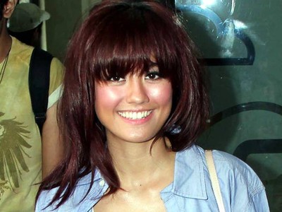 Gaya Cuek Agnes Monica