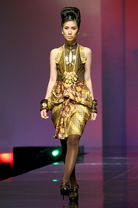 Ari Seputra Ethno Patch. Jakarta Fashion & Food Festival 2011 at Hotel Harris. Kelapa Gading. Jakarta. [Foto: Mohammad Abduh/Wolipop]