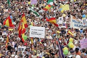 Spanyol Pertimbangkan Melarang Demo