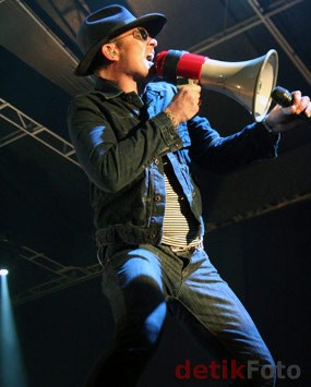 Eks Vokalis Velvet Revolver Pernah Diperkosa Saat Umur 12 Tahun
