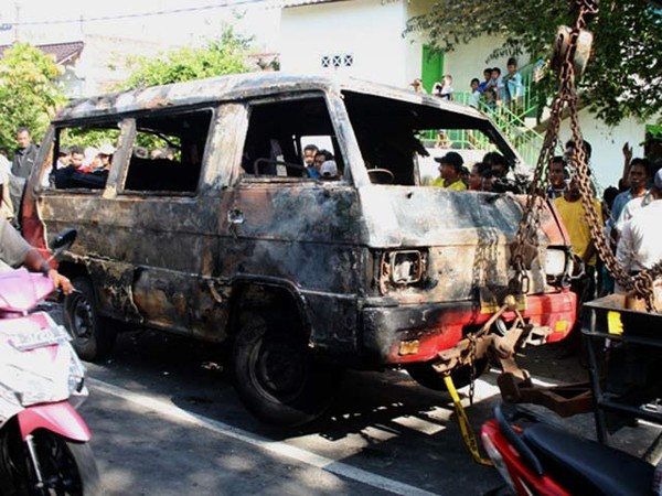 Angkot Terbakar, 3 Penumpangnya Tewas