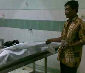 Dua Korban Angkot Terbakar di Gresik Dievakuasi