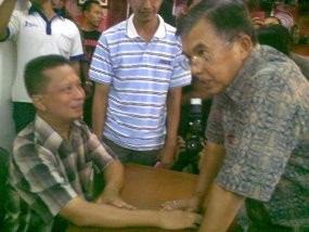 Jusuf Kalla Keukeuh Bayar Sepatu yang Dibelinya
