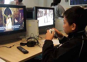 Main Video Games Picu Obesitas Anak