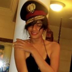Pakai Atribut Polisi, Nadila Ernesta Berpose Nakal