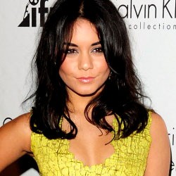 Vanessa Hudgens Kesal dengan Penggemarnya di Prancis