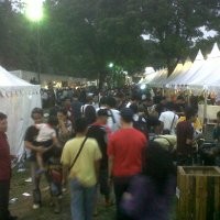 Berburu Suku Cadang Mobil dan Aksesoris Motor di Senayan