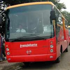 Terlindas TransJ di Busway, Seorang Pemotor Tewas